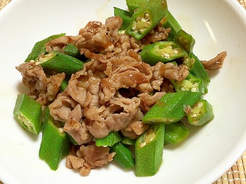 すっぱ美味しい！オクラと豚肉の梅風味の炒め物♪